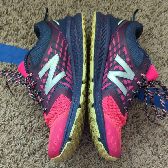 New Balance Women's Athletic Shoes in Pink and Navy - Picture 5 of 9